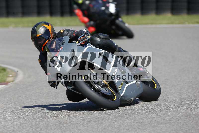 /43 08.08.2025 Discover the Bike ADR/Race 3 rot/91